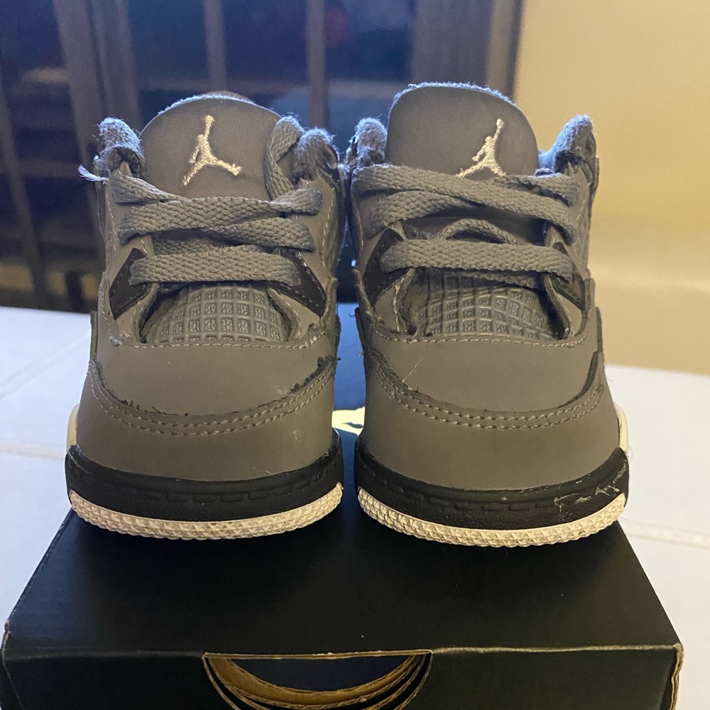 Jordan 4 Retro